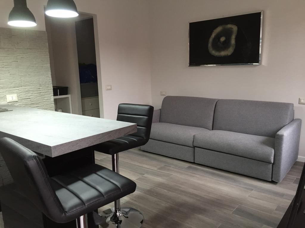 Kibilu - Via Confalonieri - Stazione Garibaldi - Zona Isola Milán Habitación foto